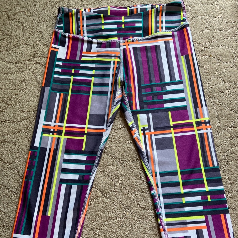 Ladies Fabletics patterned Crops Size Small